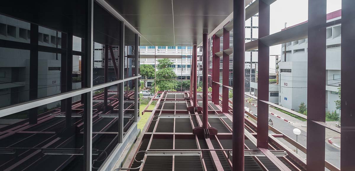 Civil Chemistry & Electrical Industry Engineering Lab, King Mongkut's University of Technology North Bangkok, Image © Geodesic Design