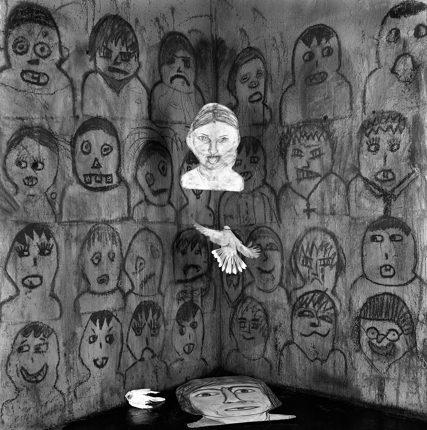 Audience, 2011, Image courtesy of Roger Ballen and Wei-Ling Gallery, Kuala Lumpur