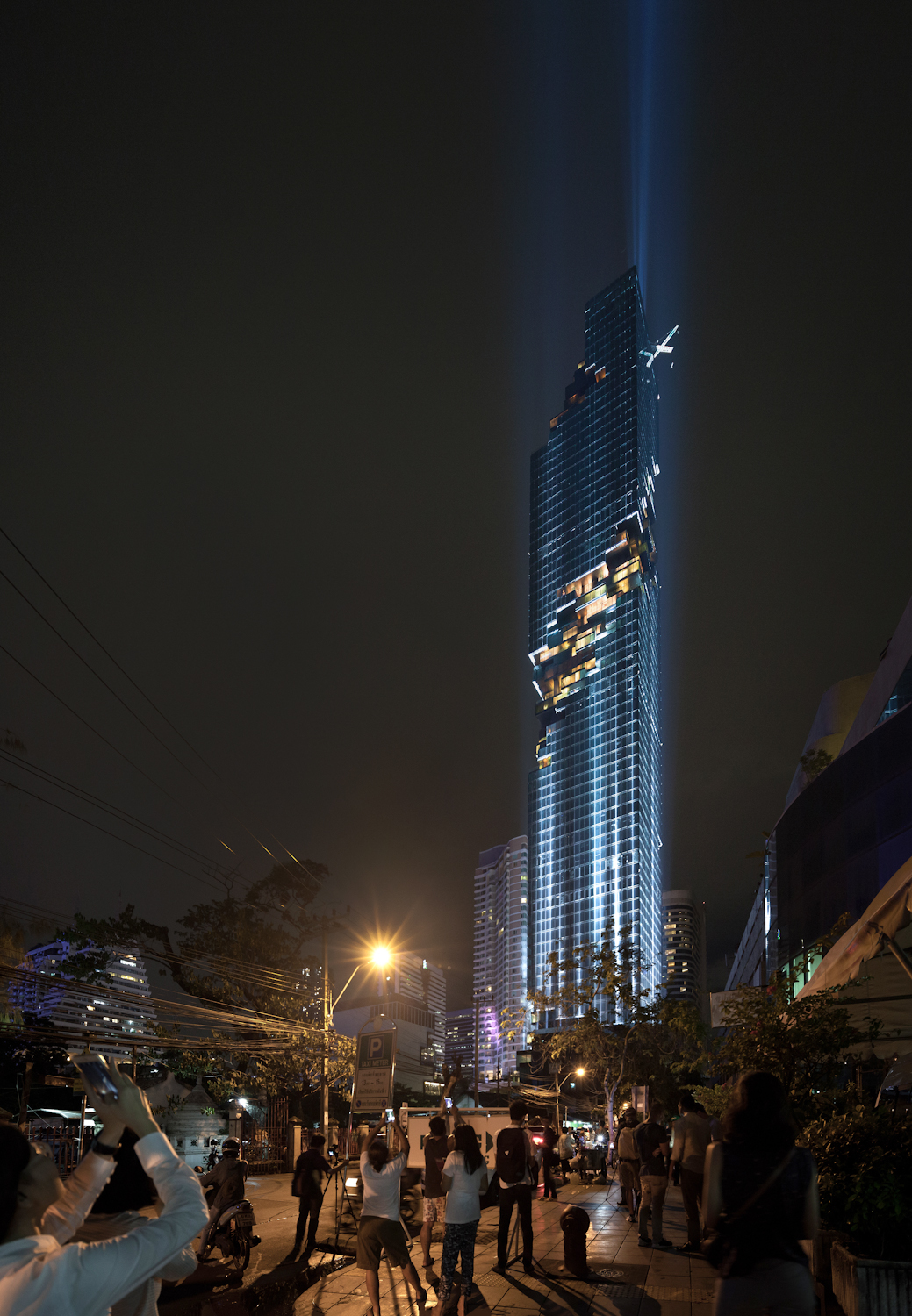 The Mahanakhon Building Night of Lights by DuckUnit, Photo by Ketsiree Wongwan