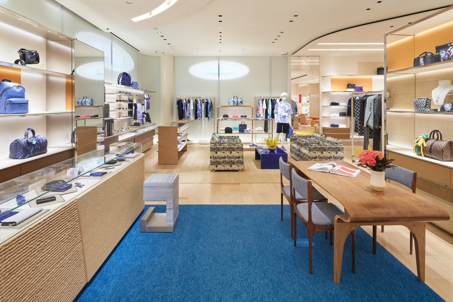 Louis Vuitton Ginza Namiki Store, Tokyo, JP / Jun Aoki & Associates + Peter  Marino Architect — urdesignmag