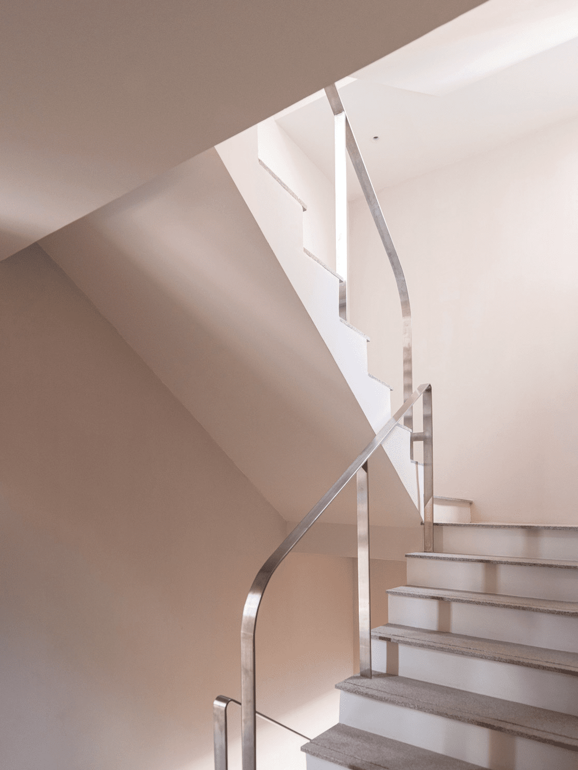 House R3 staircase