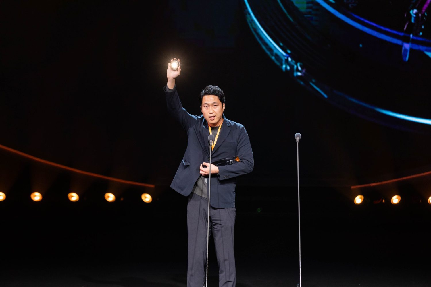 12 Germany’s Sonnenglas GmbH received a Best Design of the Year award for its solar lighting system, with team representatives attending the ceremony in Taipei.