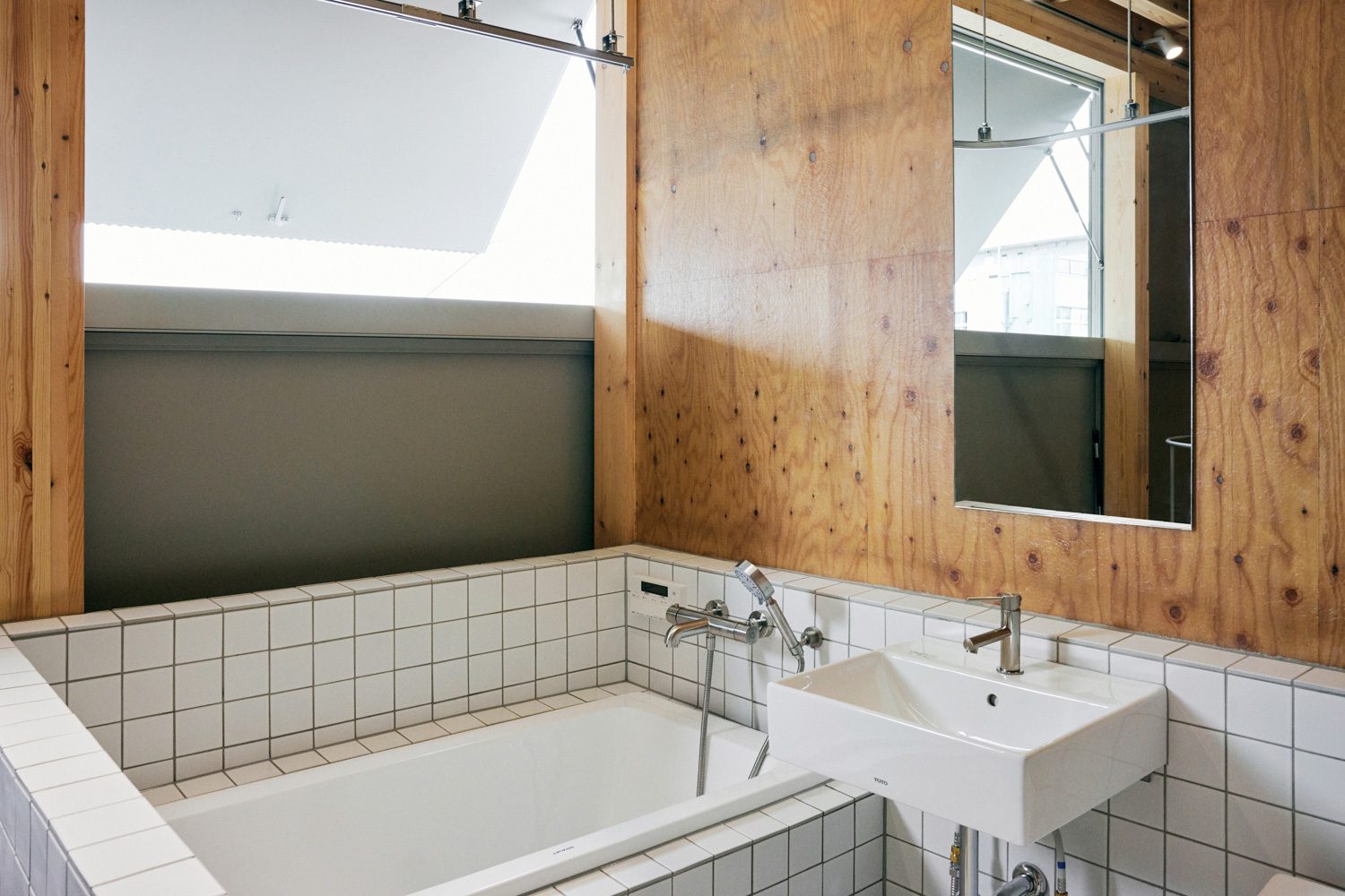 017LJ_250612_uchida0750_s_low res