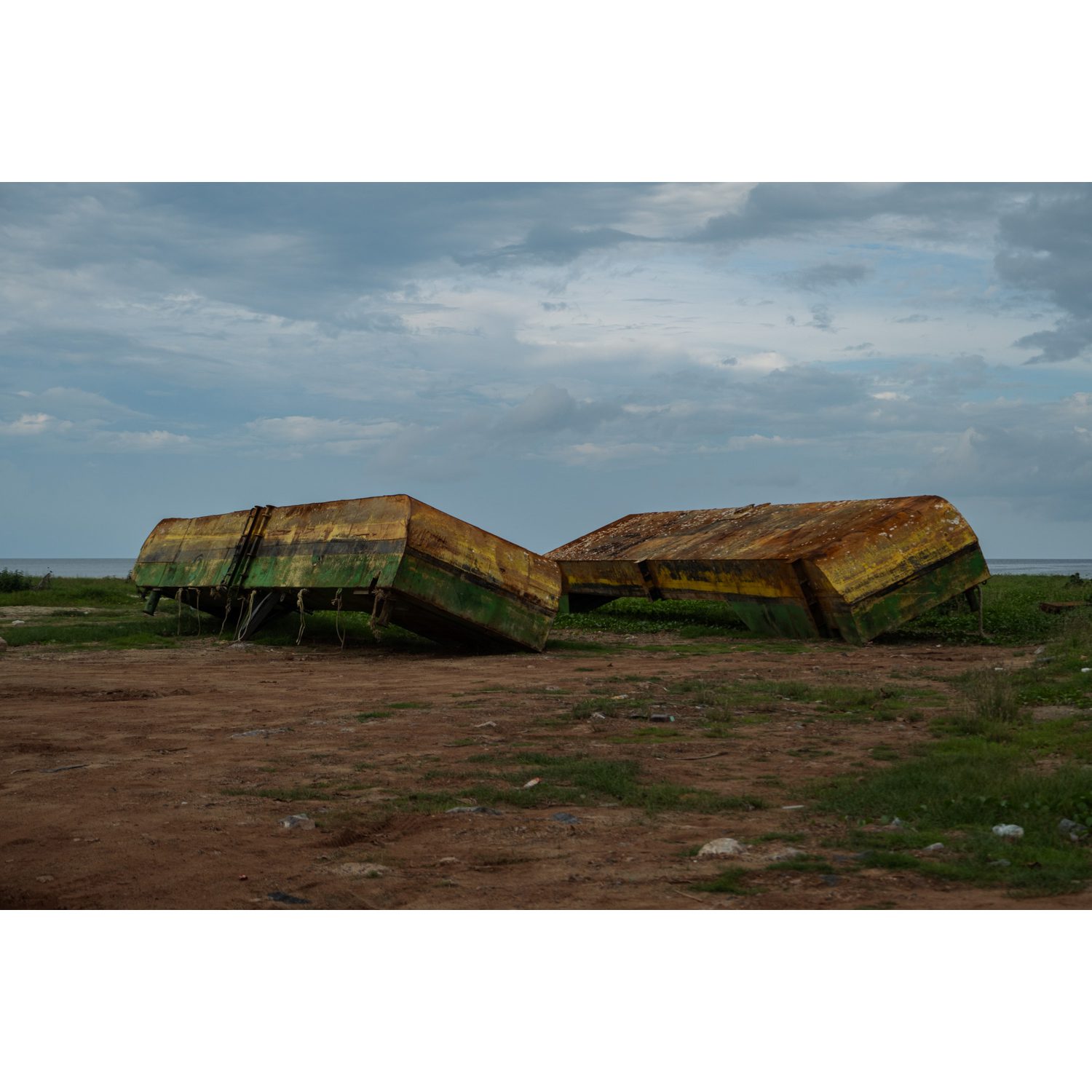 Between_Satita_04_low res